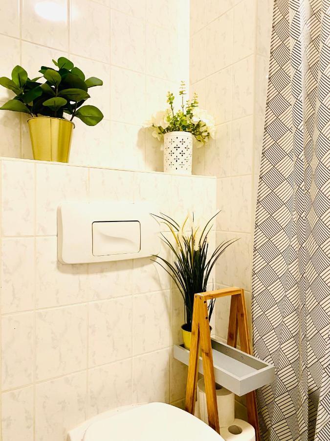 Saniertes Studio - Elisa - Mit Balkon, Wlan, Smart-Tv & Kueche In City-Naehe 에르푸르트 외부 사진