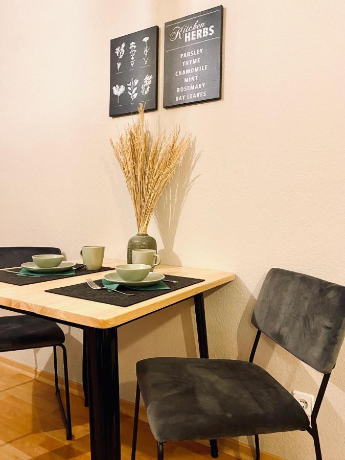 Saniertes Studio - Elisa - Mit Balkon, Wlan, Smart-Tv & Kueche In City-Naehe 에르푸르트 외부 사진
